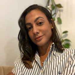 foto sobre Lorrane de Andrade Pereira